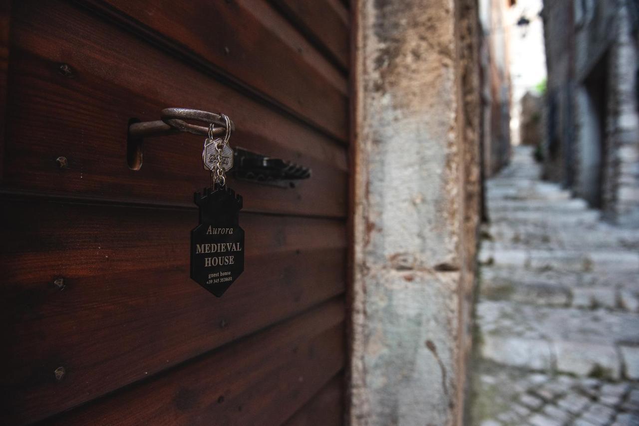 Aurora Medieval House Sermoneta Exterior foto
