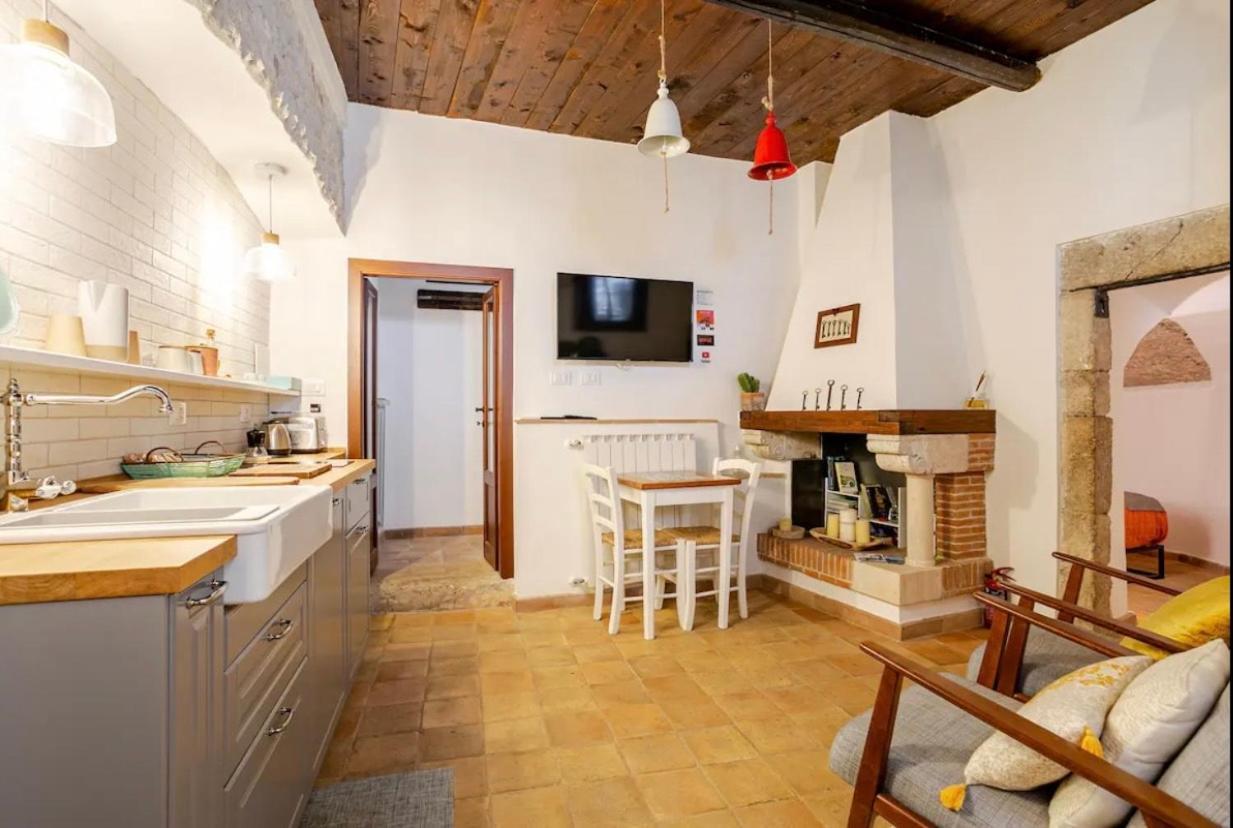 Aurora Medieval House Sermoneta Exterior foto