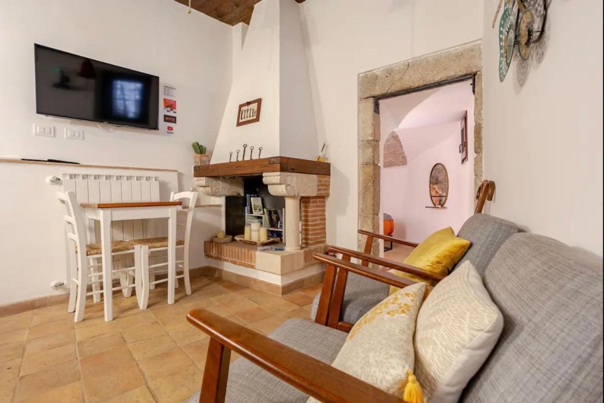 Aurora Medieval House Sermoneta Exterior foto
